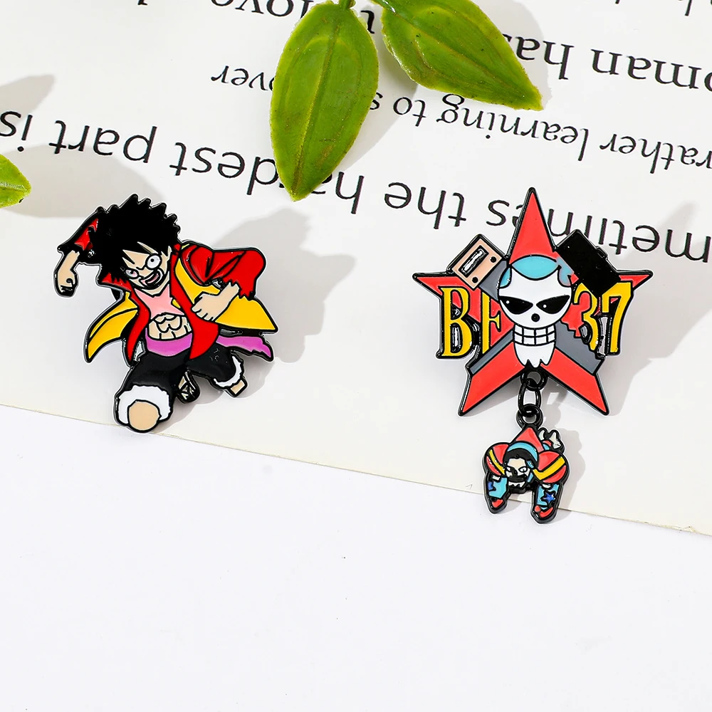 2 adet yaratıcı Anime broş kom - Anime Cosplay Luffy incelemesi ve fiyatı